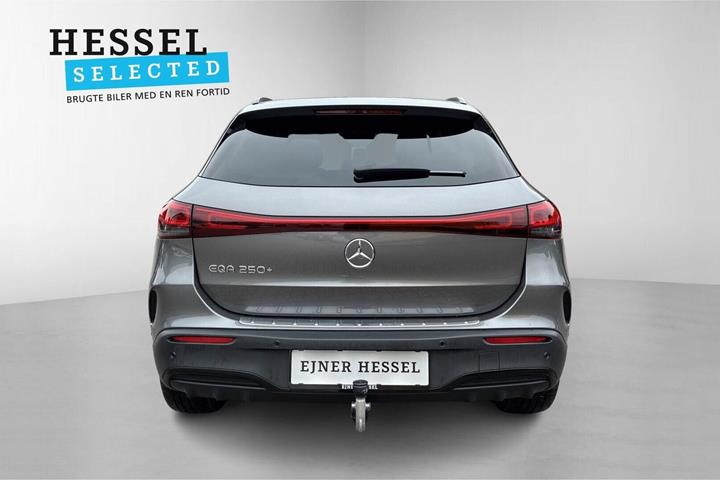 Grå Mercedes EQA250+ fra 2023