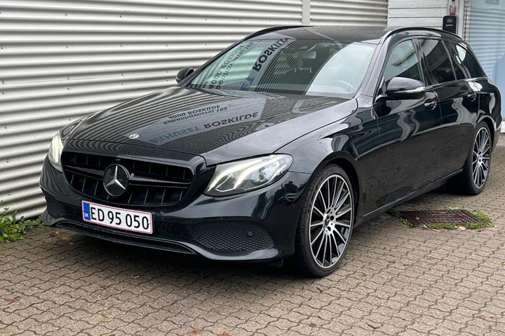 Sort Mercedes E220 d fra 2017
