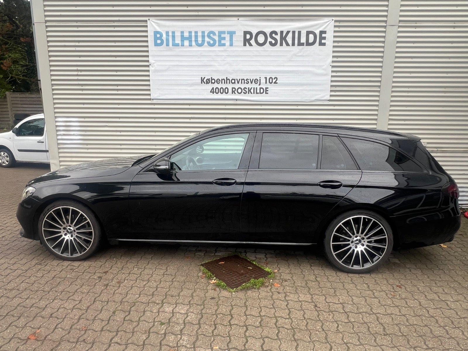 Sort Mercedes E220 d fra 2017