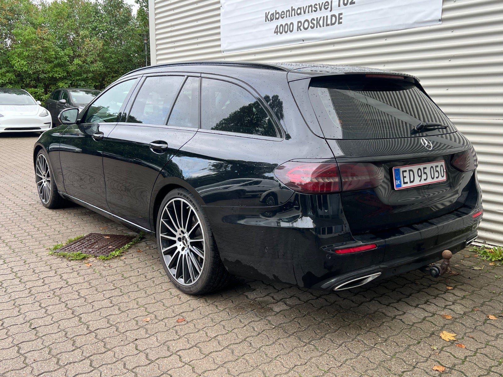 Sort Mercedes E220 d fra 2017