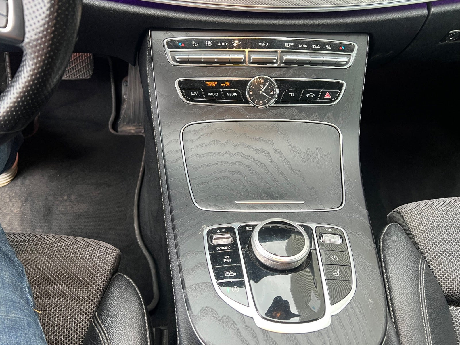 Sort Mercedes E220 d fra 2017