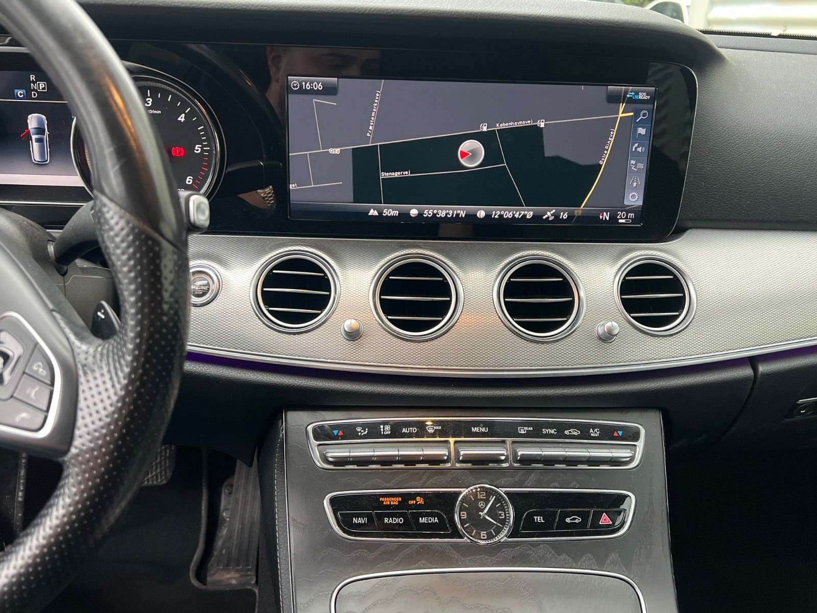 Sort Mercedes E220 d fra 2017
