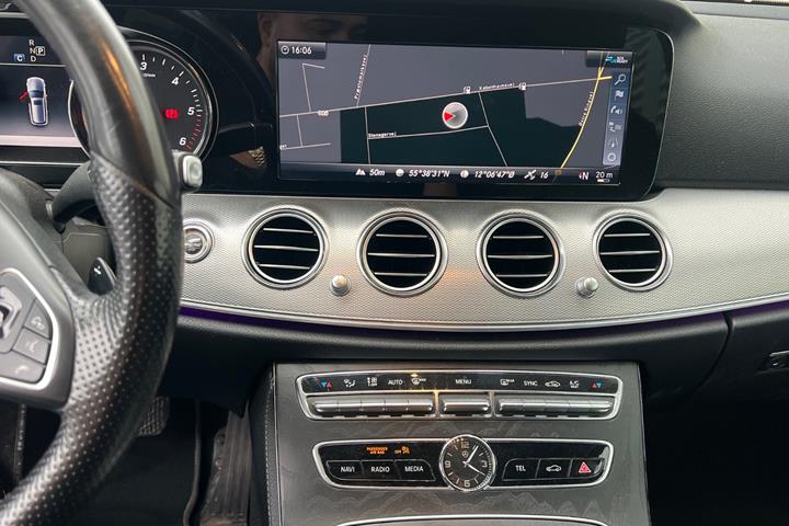 Sort Mercedes E220 d fra 2017