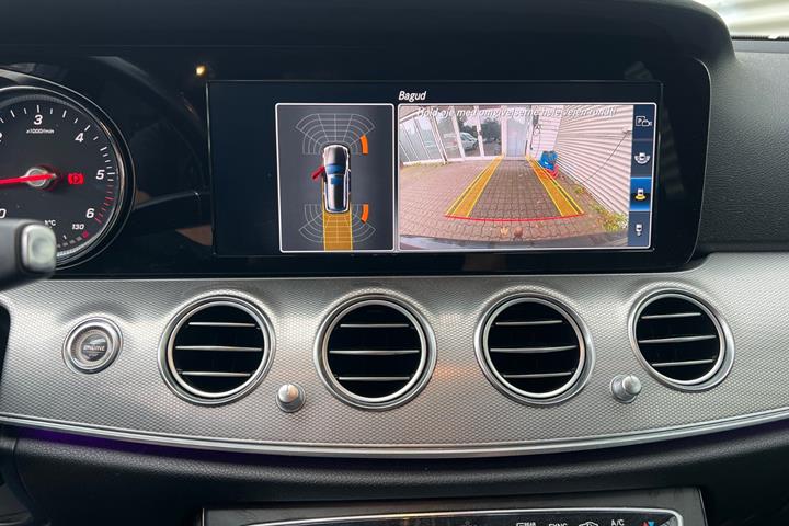 Sort Mercedes E220 d fra 2017