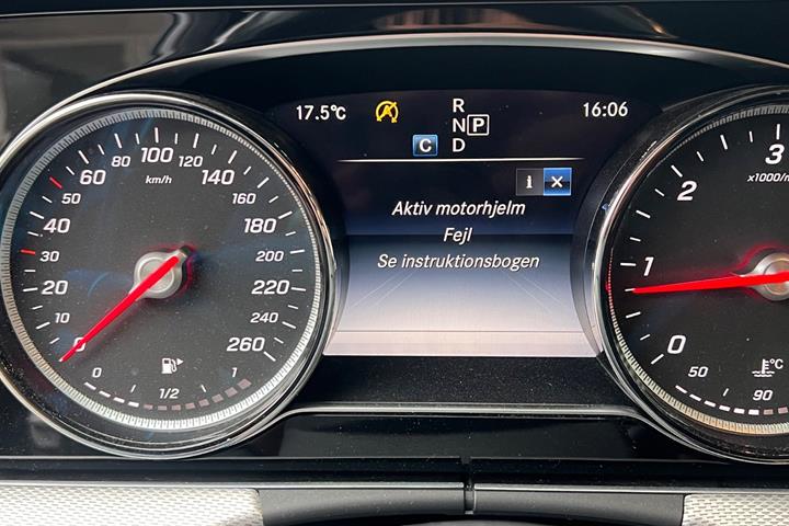 Sort Mercedes E220 d fra 2017