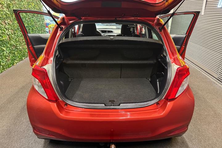 undefined Toyota Yaris fra 2011