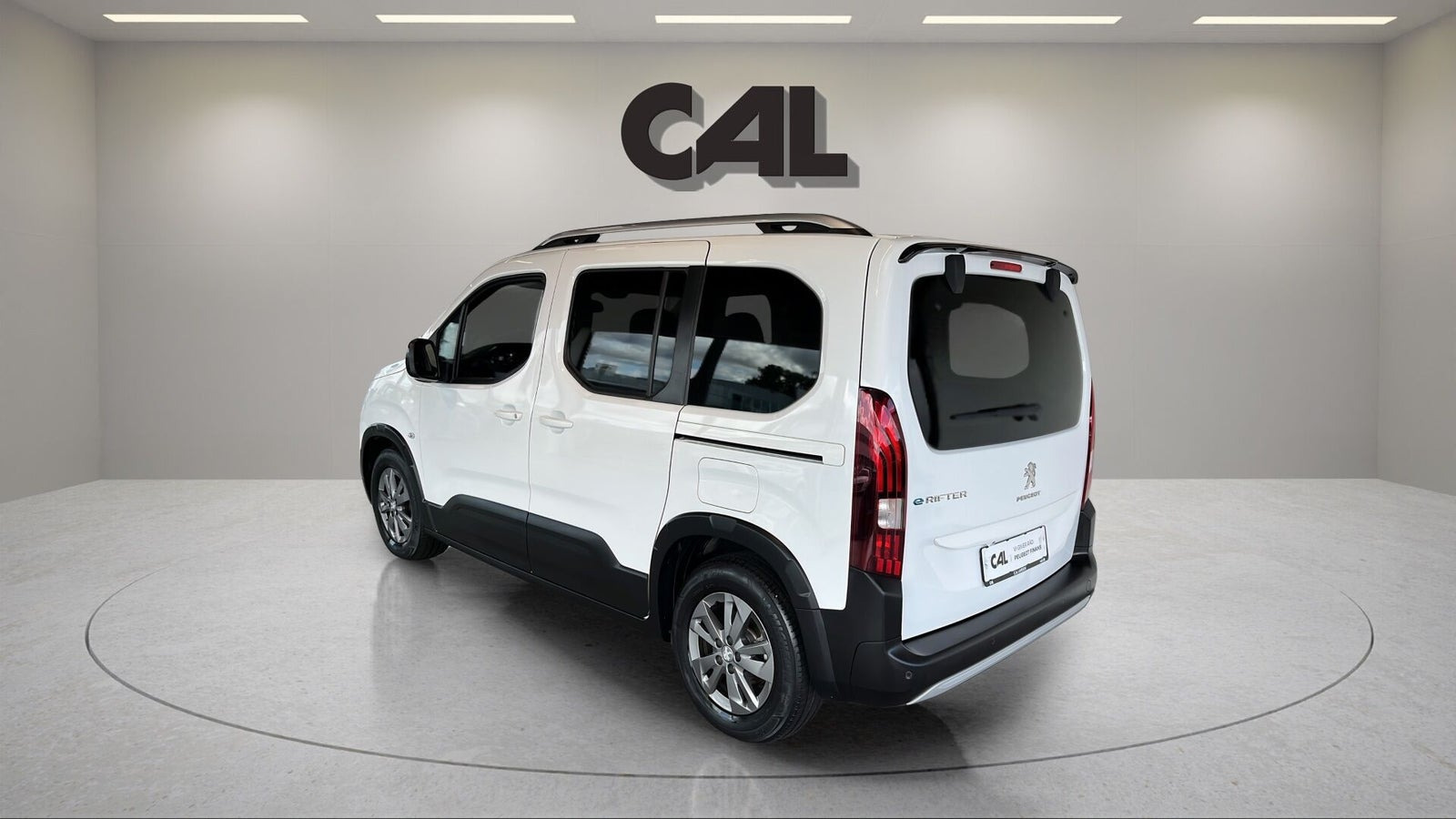 Hvid Peugeot e-Rifter fra 2022