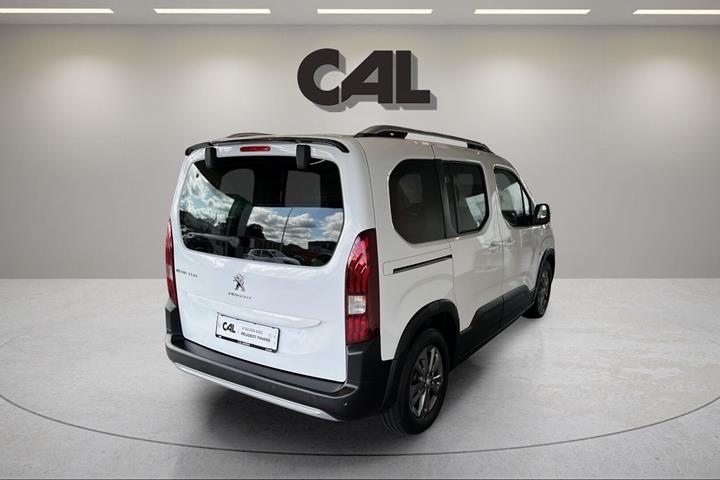 Hvid Peugeot e-Rifter fra 2022