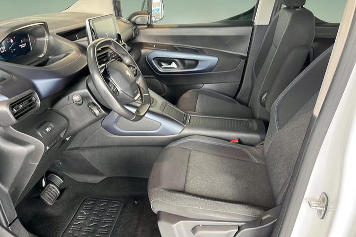 Hvid Peugeot e-Rifter fra 2022