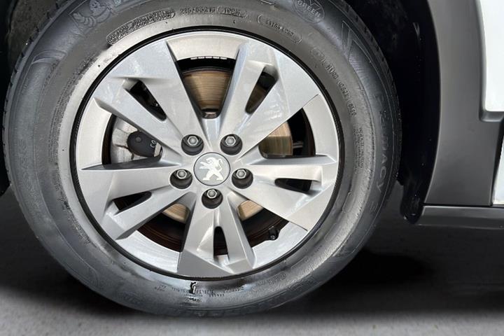 Hvid Peugeot e-Rifter fra 2022