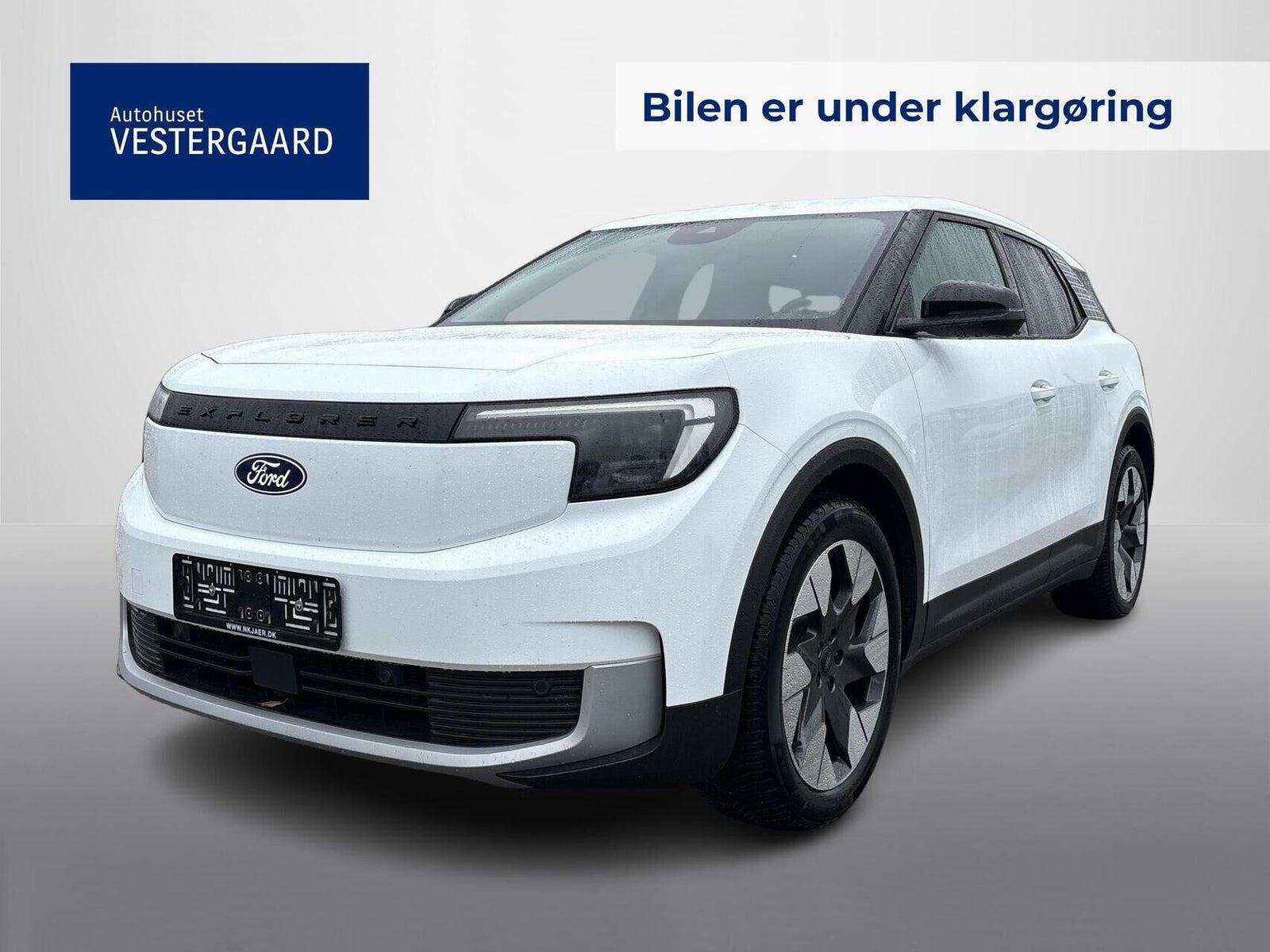 Ford Explorer 77 Premium Extended Range