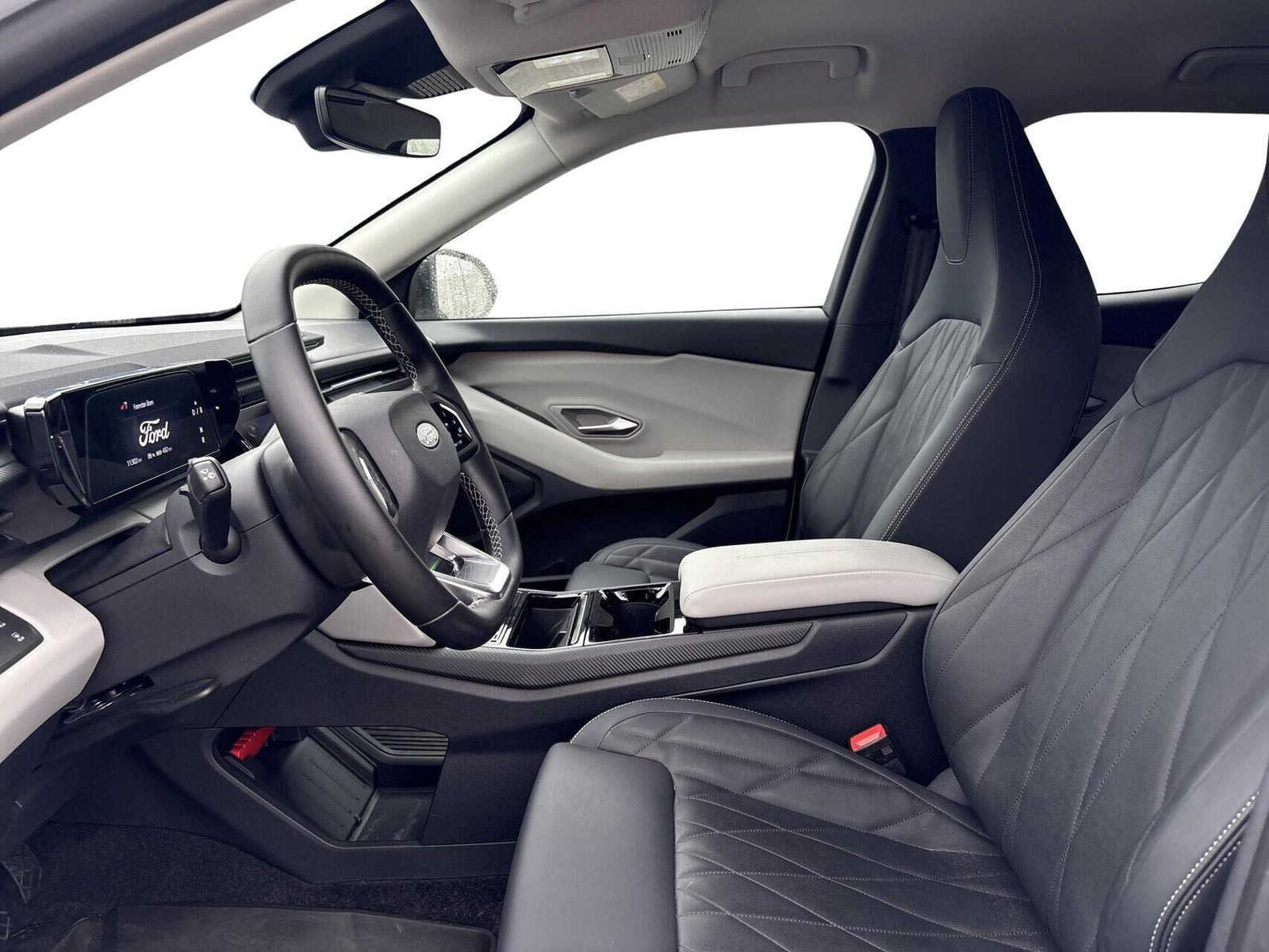 Hvid Ford Explorer fra 2025