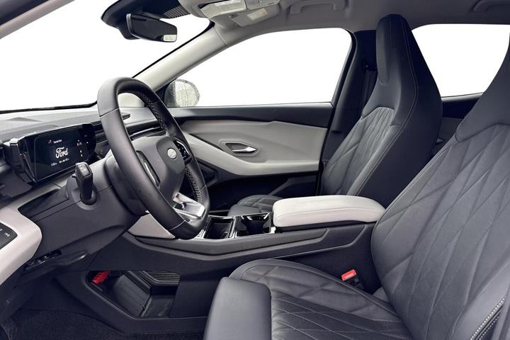 Hvid Ford Explorer fra 2025