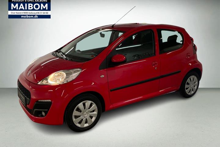 Rød Peugeot 107 fra 2012