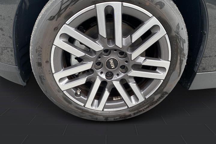 Sort Mini Cooper E fra 2024