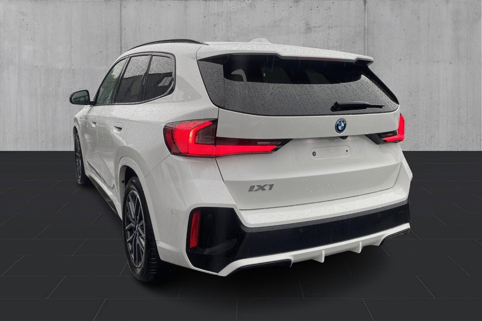 Hvid BMW iX1 fra 2024