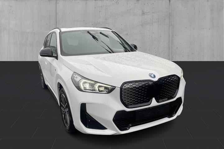 Hvid BMW iX1 fra 2024