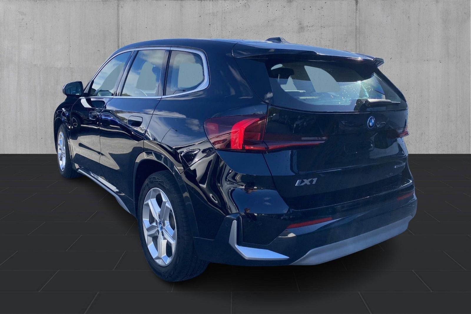 Sort BMW iX1 fra 2024