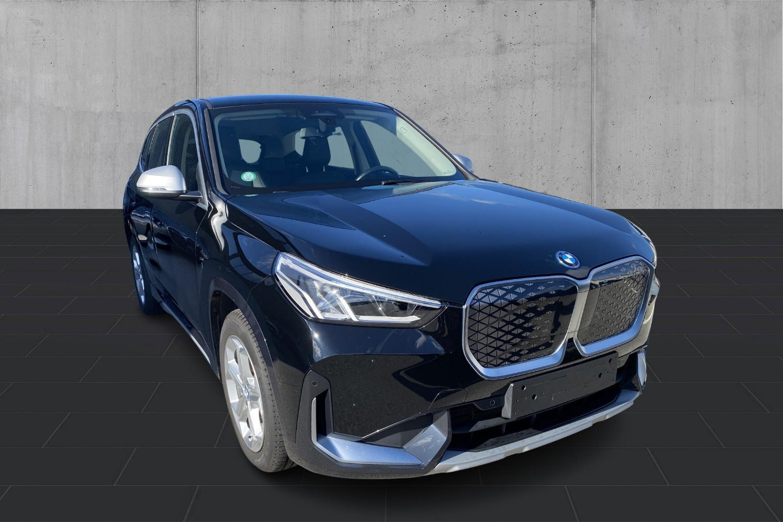 Sort BMW iX1 fra 2024