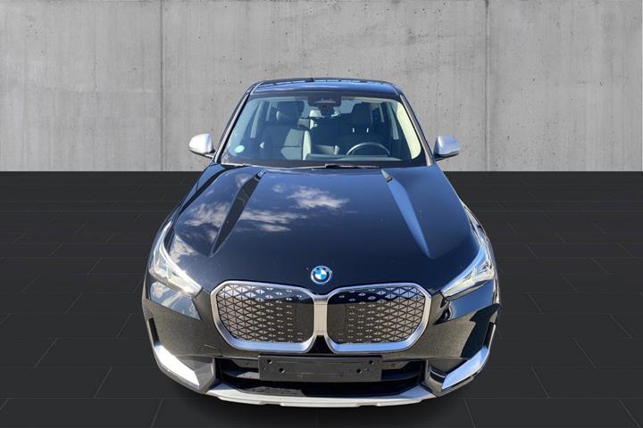 Sort BMW iX1 fra 2024
