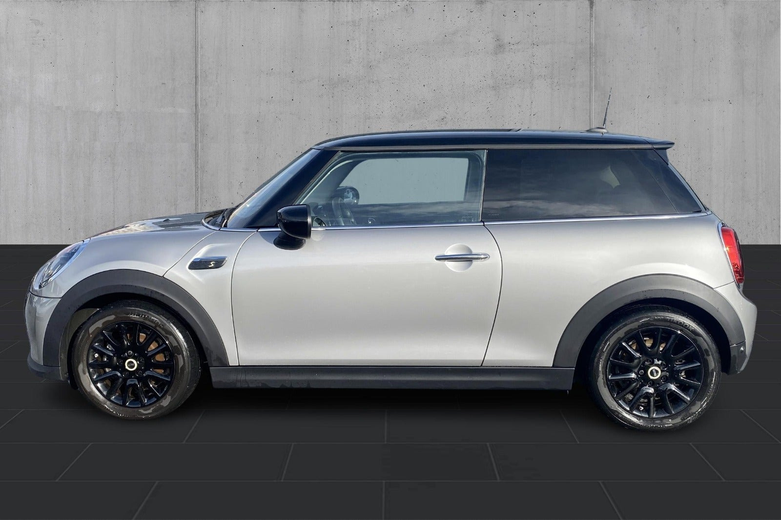 Sølv Mini Cooper SE fra 2023