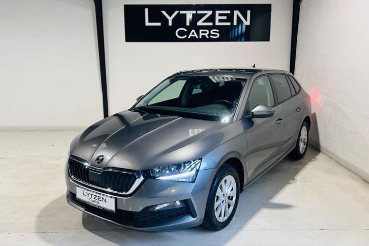 Grå Skoda Scala fra 2023
