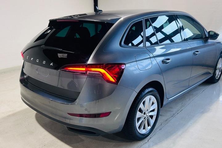 Grå Skoda Scala fra 2023