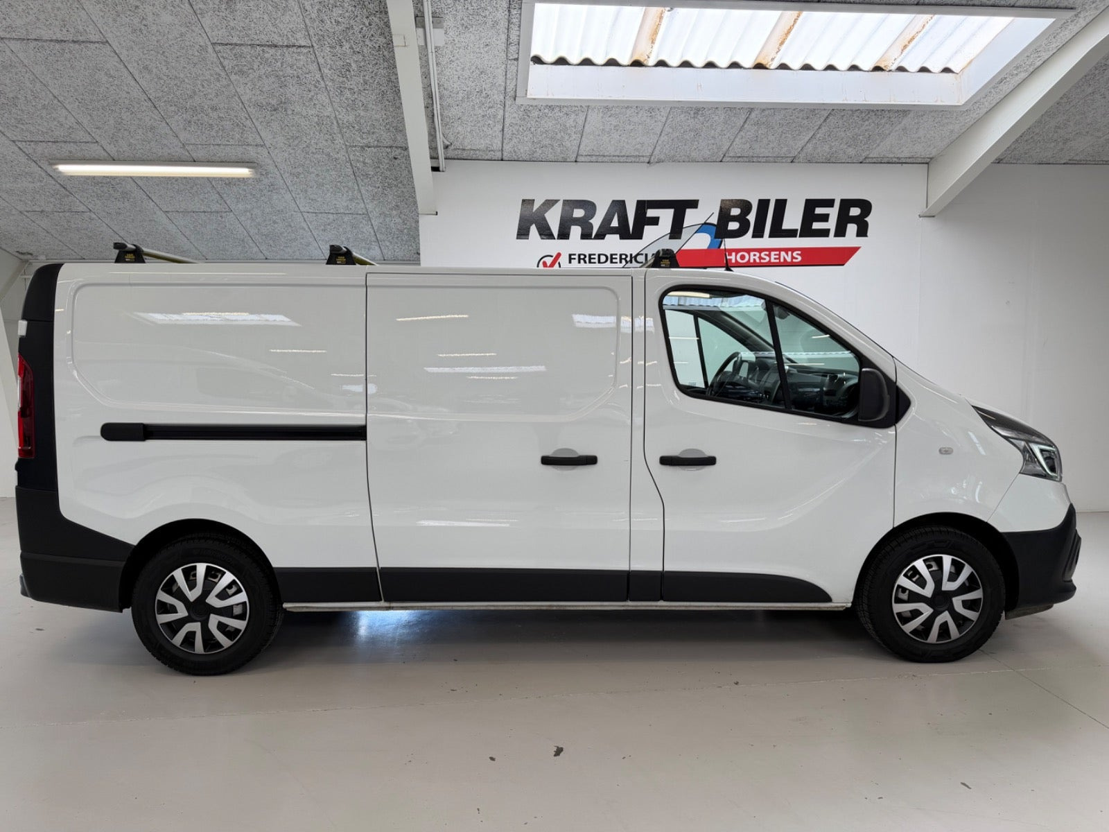 Hvid Renault Trafic T29 fra 2019