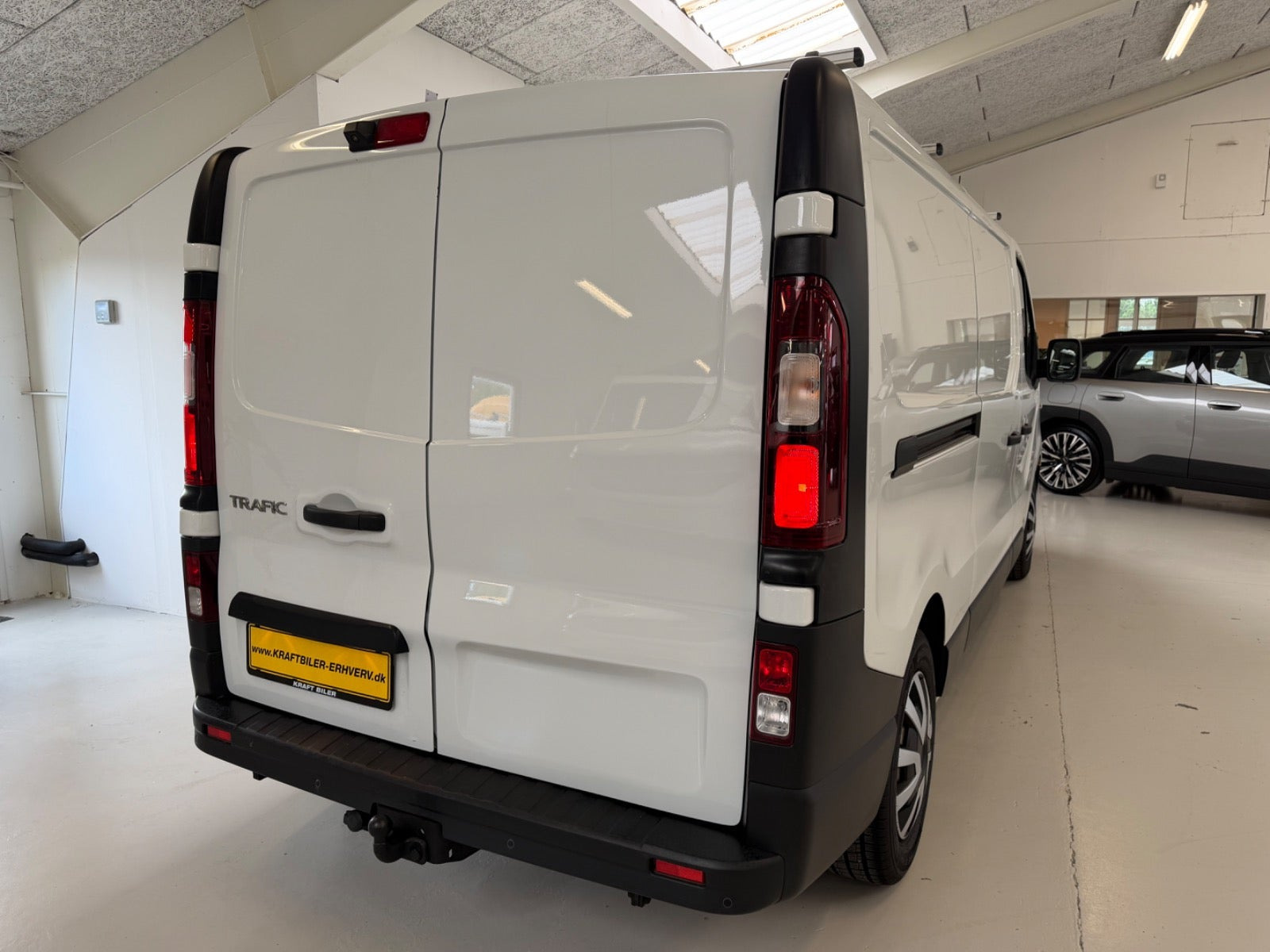 Hvid Renault Trafic T29 fra 2019