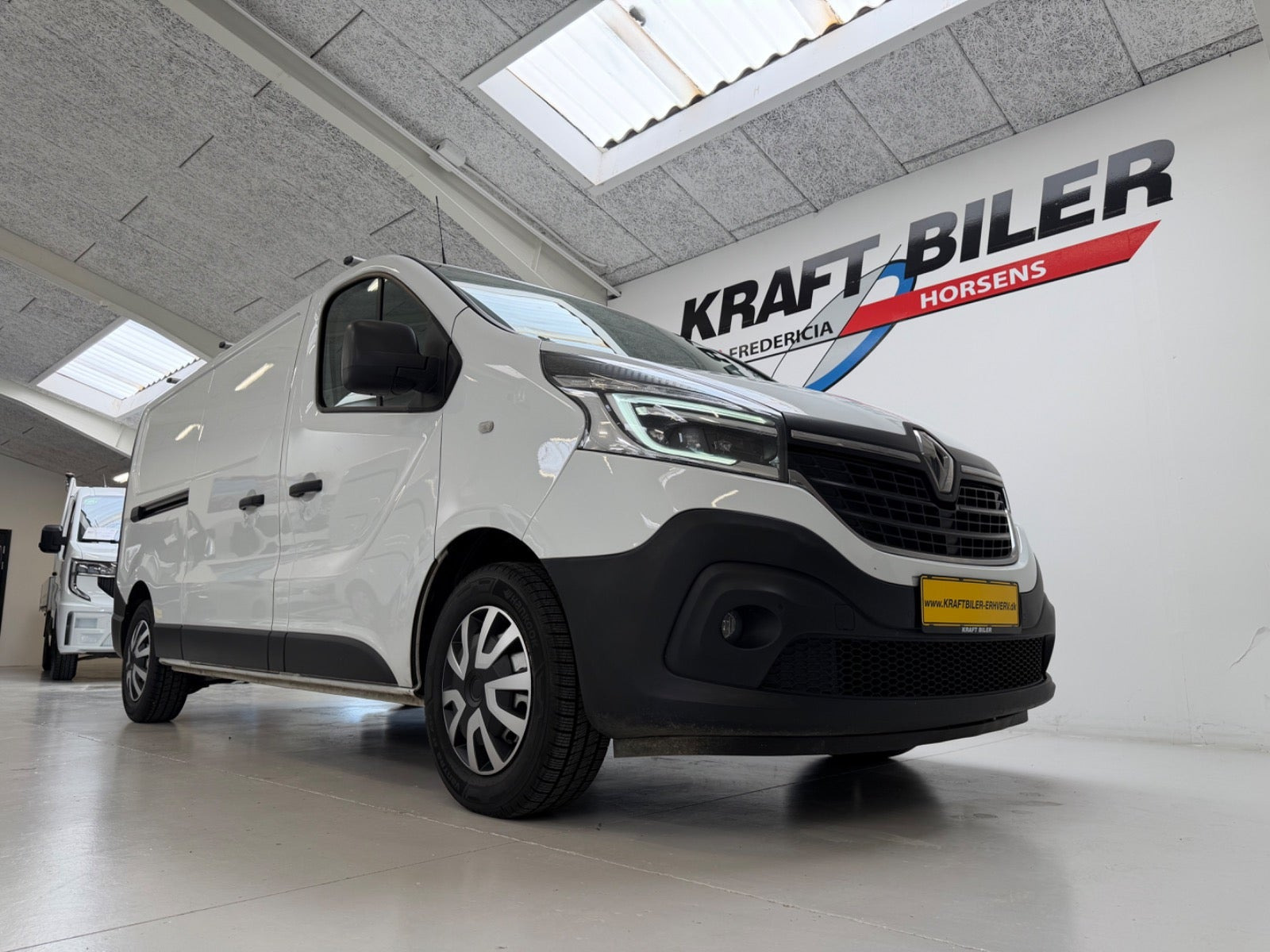 Hvid Renault Trafic T29 fra 2019