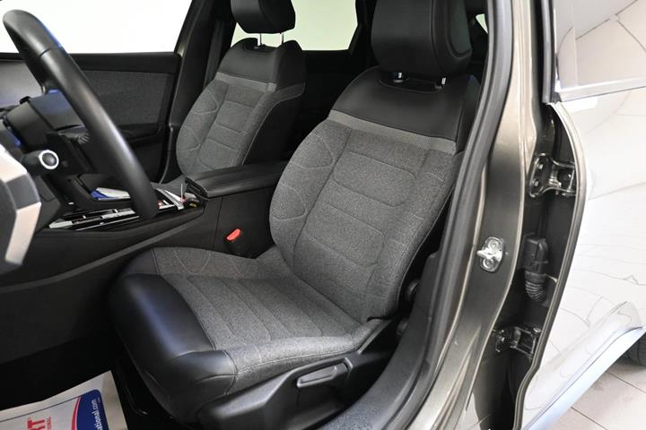 Grå Citroën C5 X fra 2022