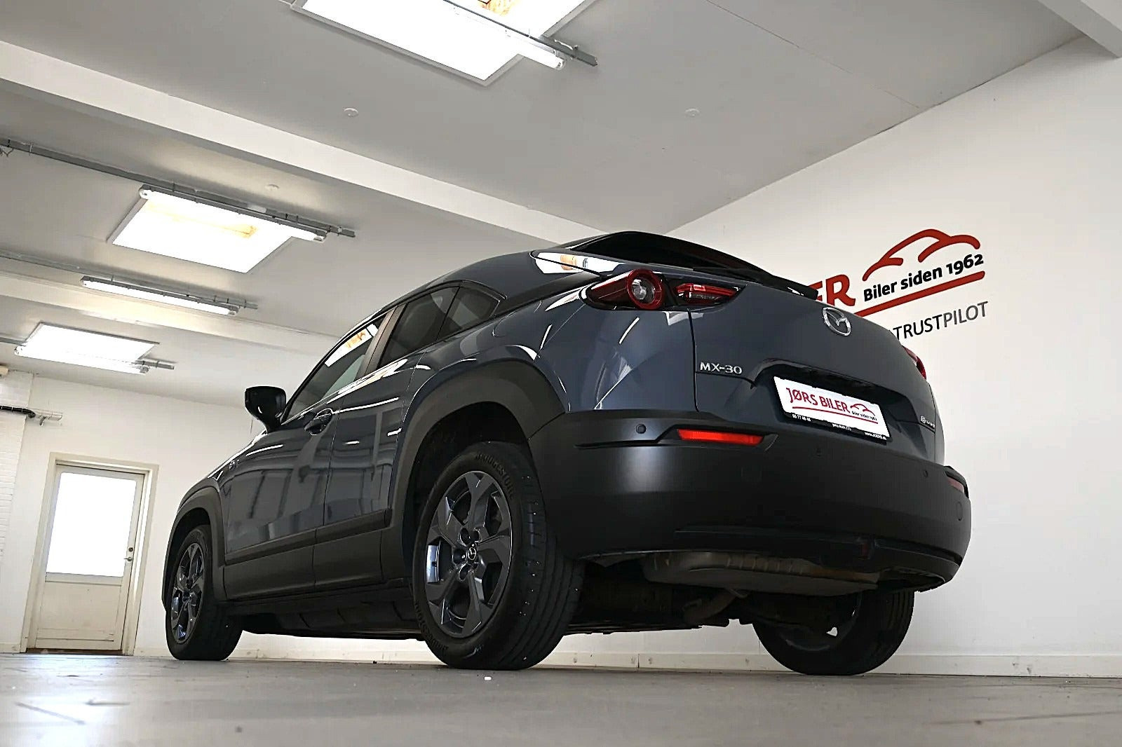 Grå Mazda MX-30 fra 2023