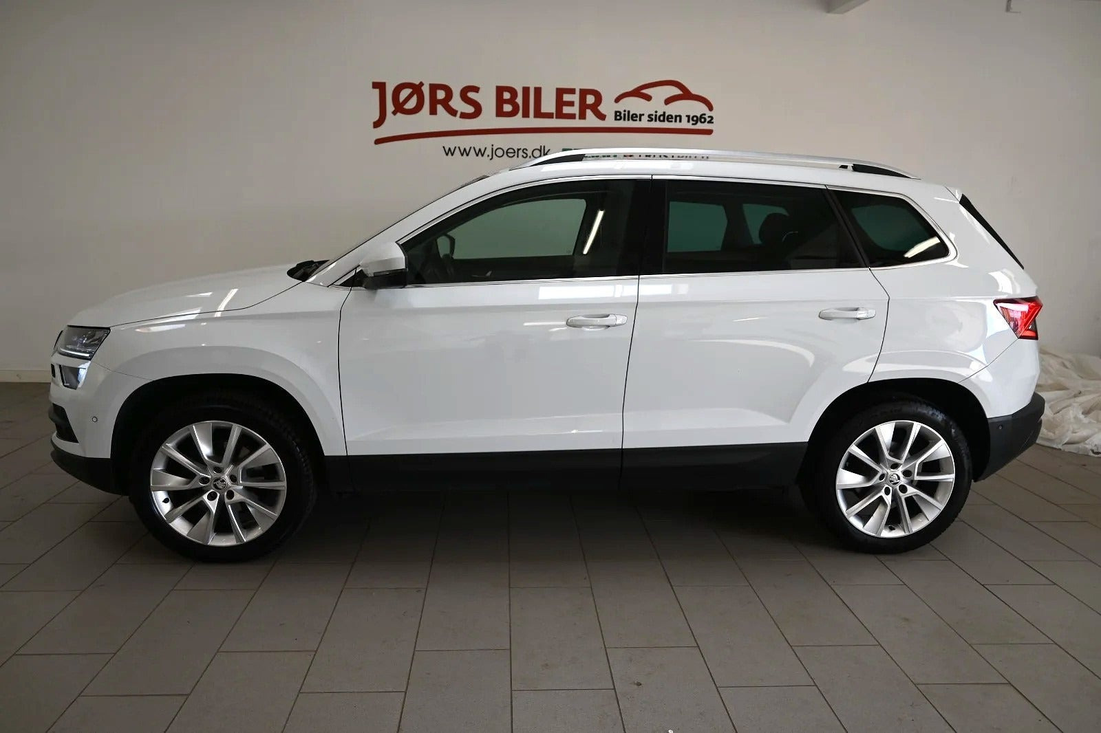 Hvid Skoda Karoq fra 2020