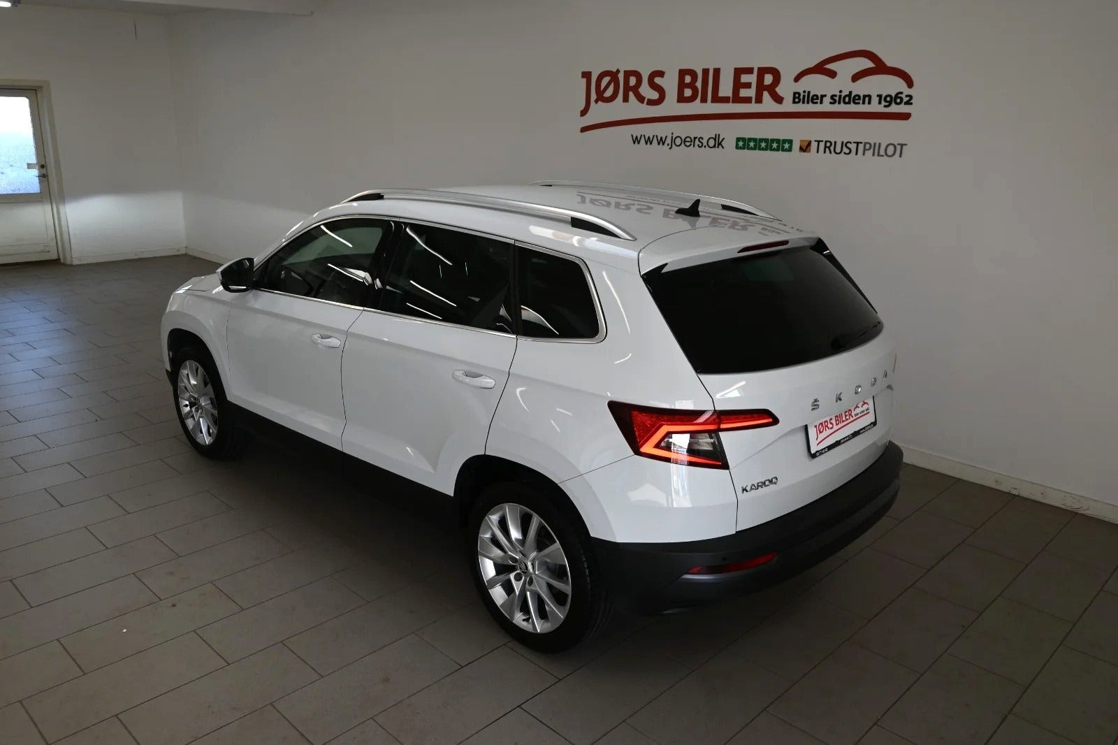 Hvid Skoda Karoq fra 2020