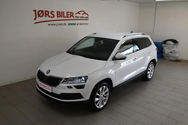 Hvid Skoda Karoq fra 2020