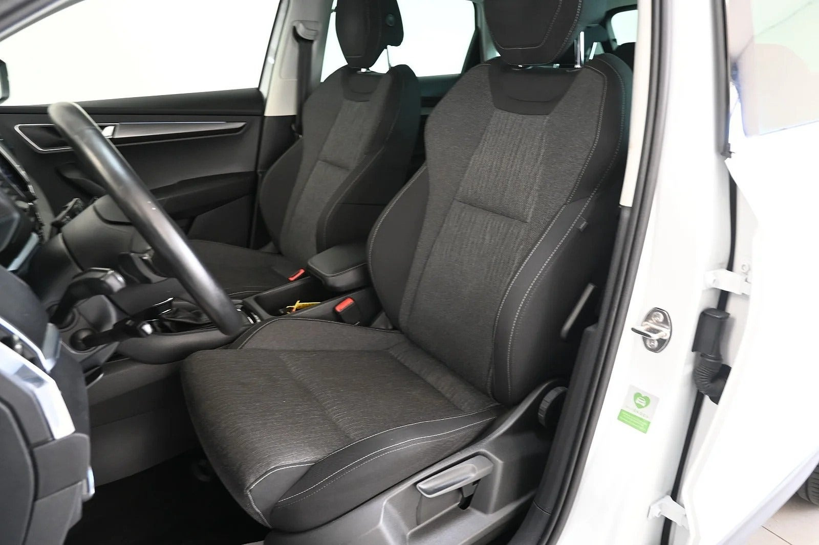 Hvid Skoda Karoq fra 2020