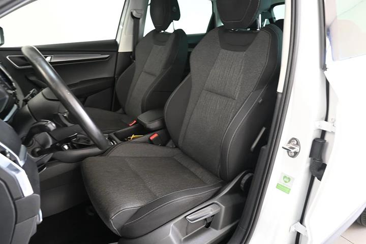 Hvid Skoda Karoq fra 2020