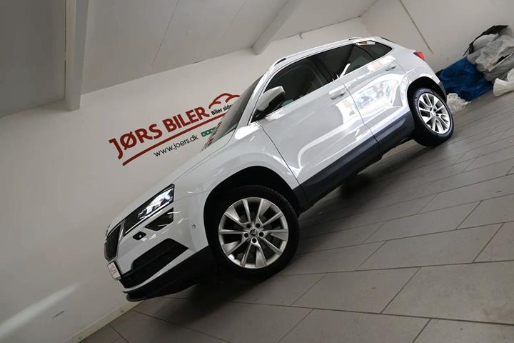 Hvid Skoda Karoq fra 2020