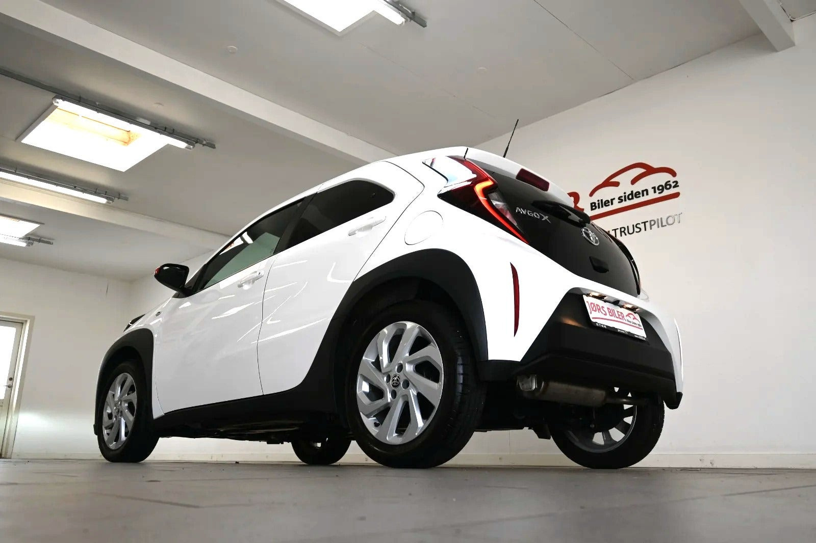 Hvid Toyota Aygo X fra 2024