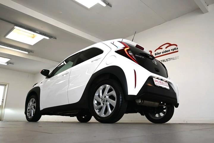 Hvid Toyota Aygo X fra 2024