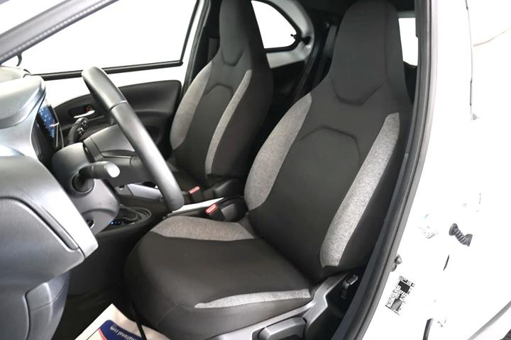 Hvid Toyota Aygo X fra 2024