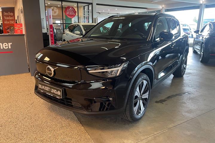 Sort Volvo XC40 fra 2023 set udefra