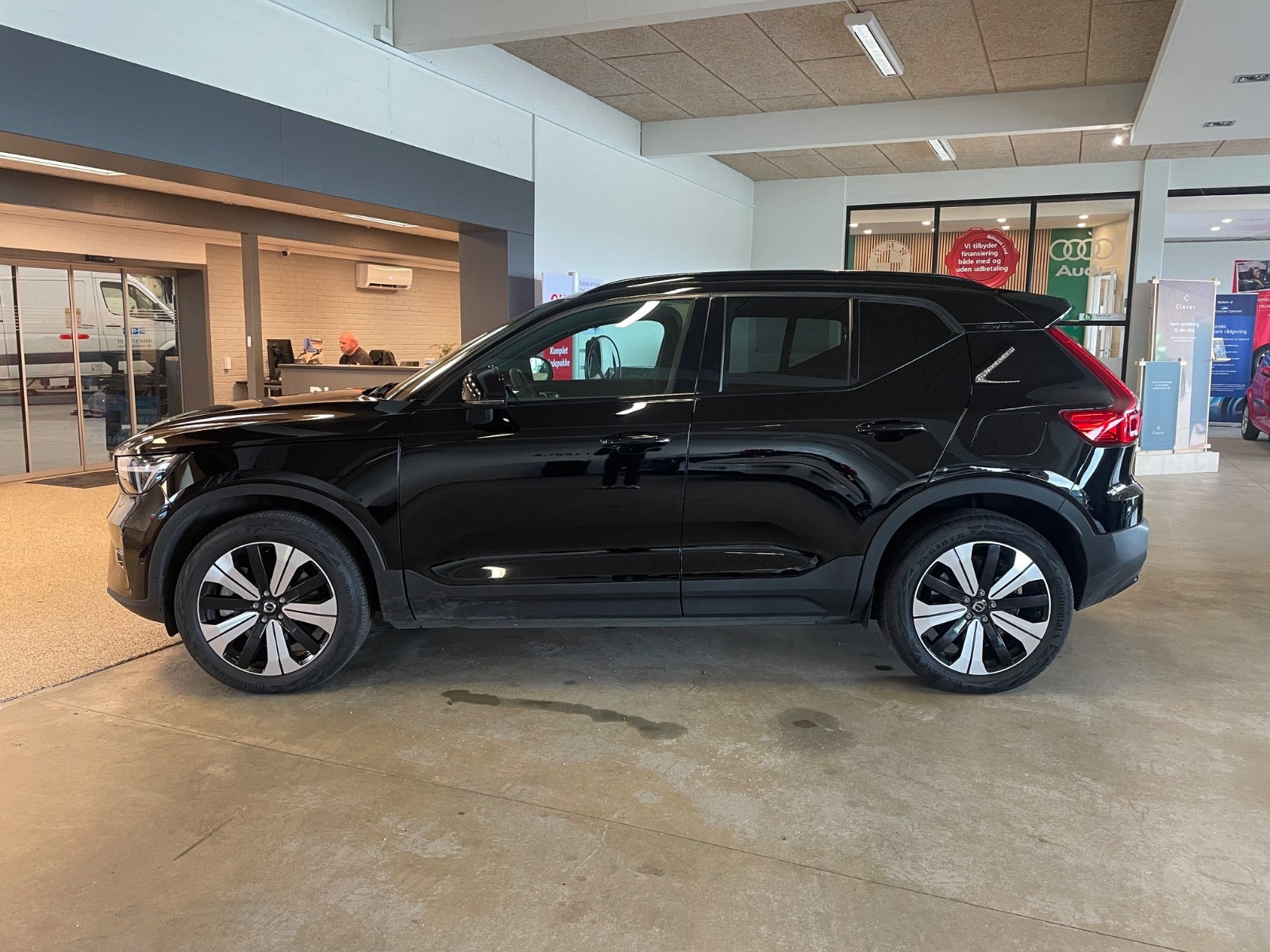 Sort Volvo XC40 fra 2023