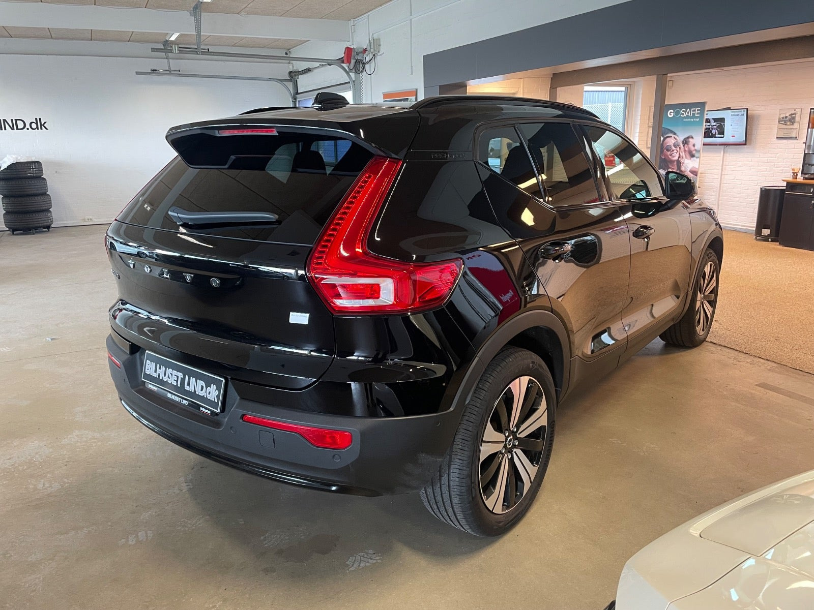 Sort Volvo XC40 fra 2023