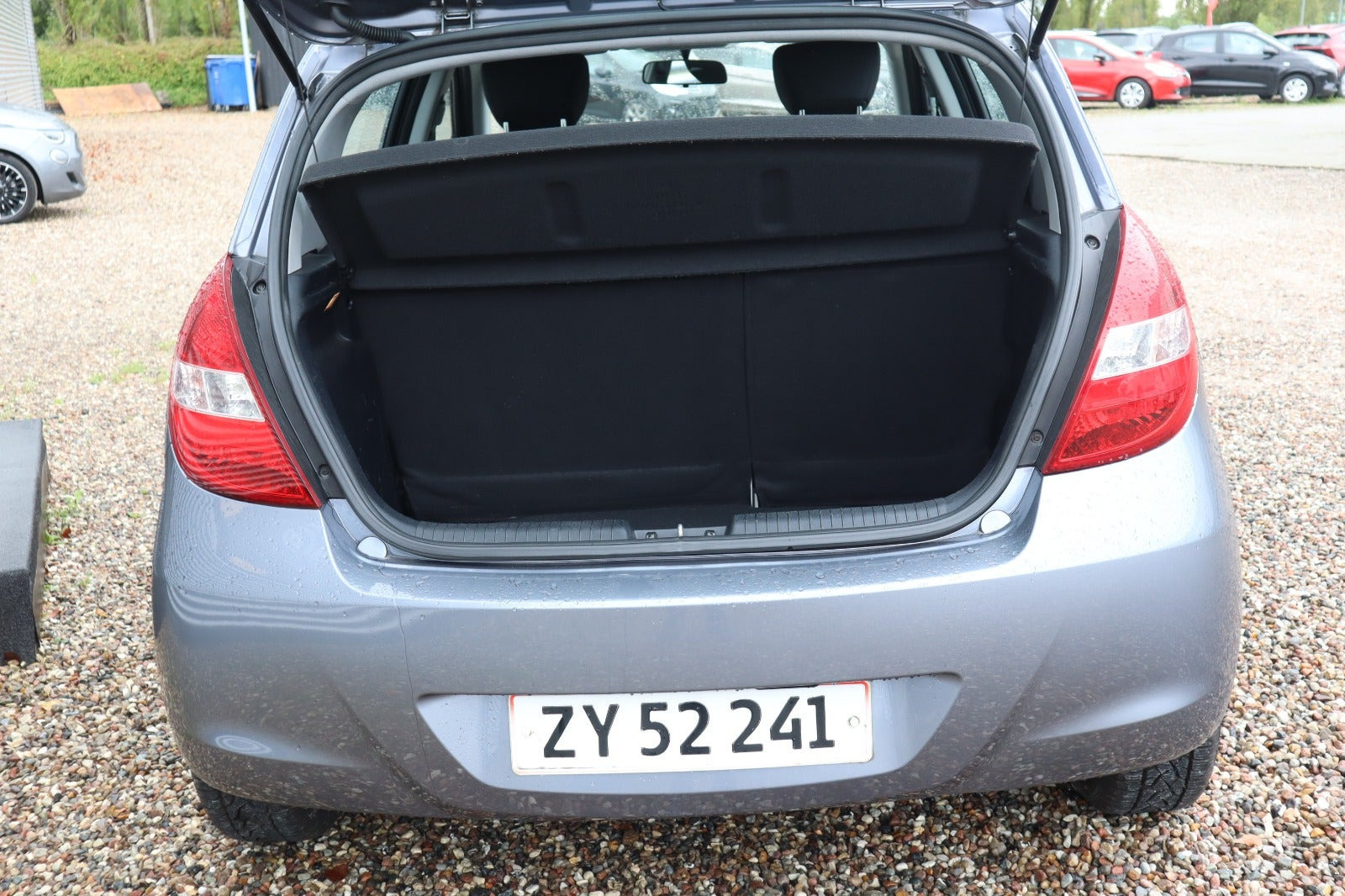 Blå Hyundai i20 fra 2009