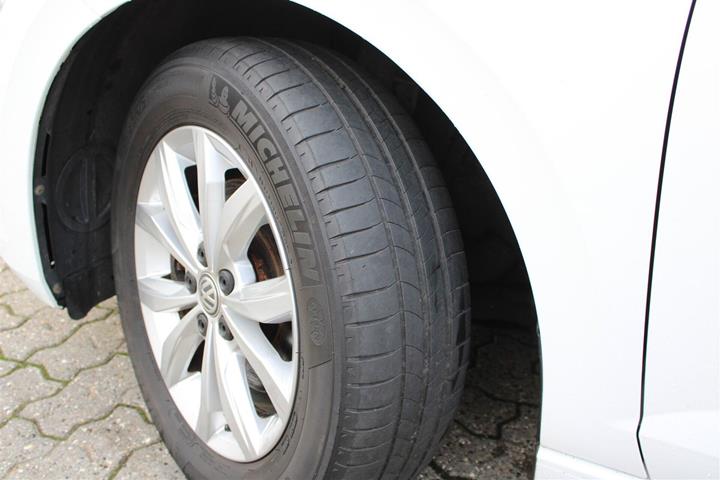Hvid VW Polo fra 2019