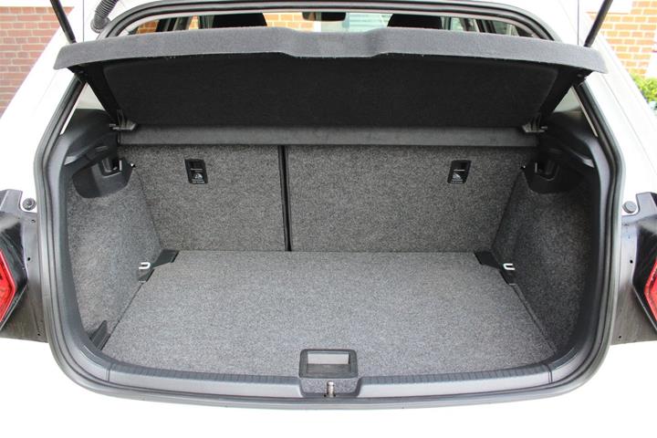 Hvid VW Polo fra 2019