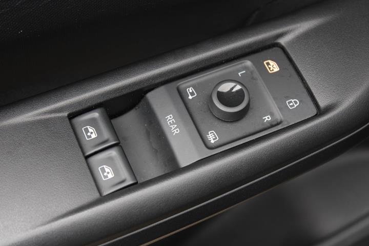 Grå Cupra Born fra 2024