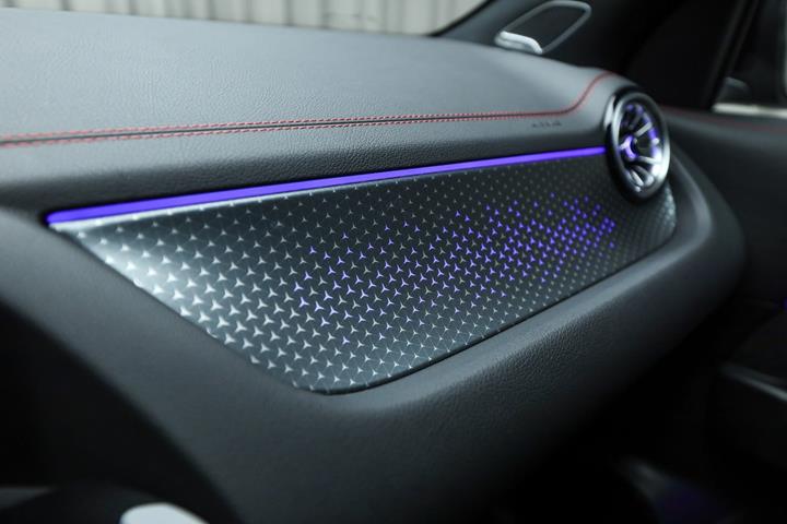 Grå Mercedes EQA250+ fra 2026