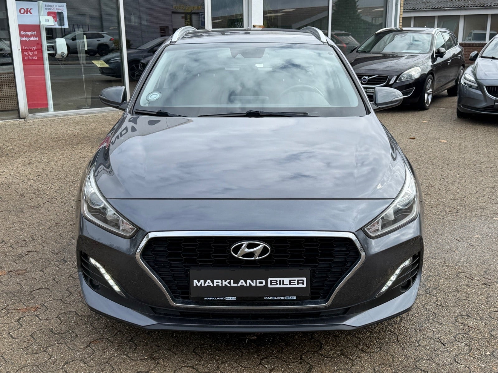 Grå Hyundai i30 fra 2020